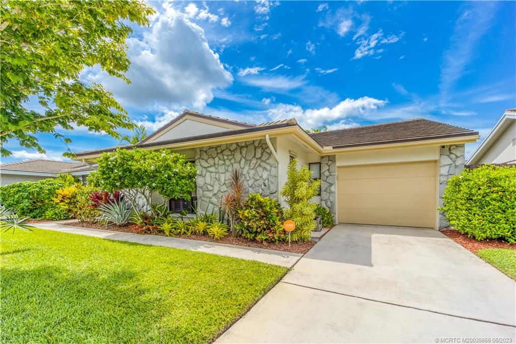 Photo of 2518 SW Egret Pond Circle, Palm City, FL 34990 (MLS # M20039856)