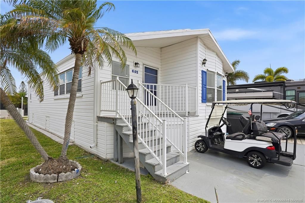 Photo of 652 Nettles Boulevard, Jensen Beach, FL 34957 (MLS # M20055516)