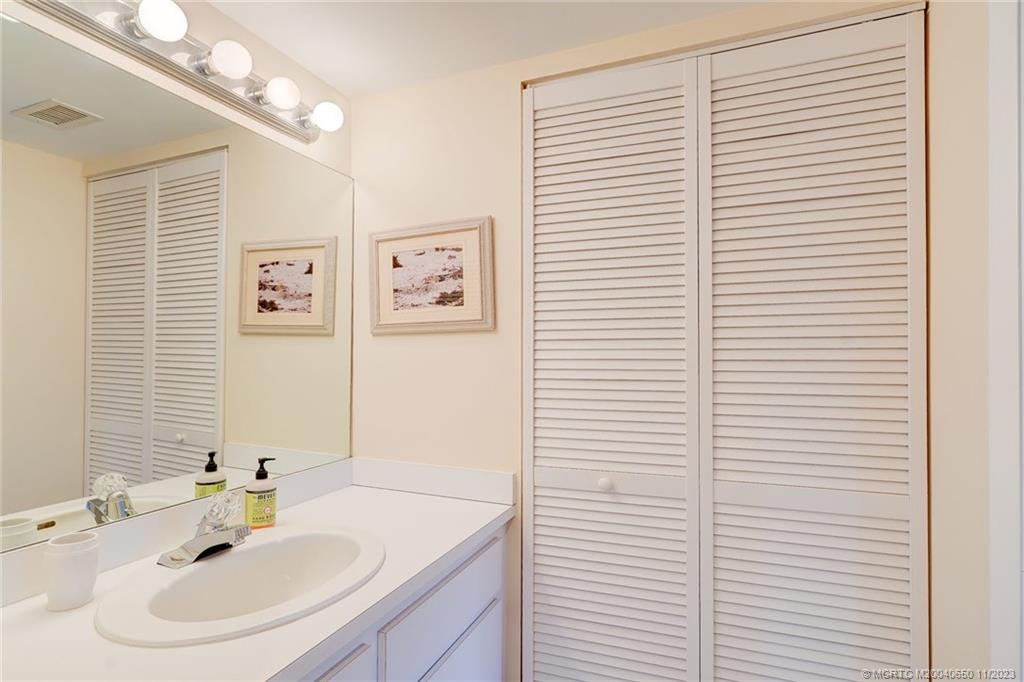 Stuart, Florida 34996, United States, 3 Bedrooms Bedrooms, ,3 BathroomsBathrooms,Residential,Active,70202