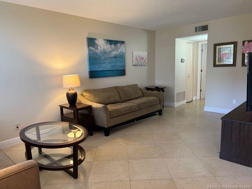 Stuart, Florida 34996, United States, 1 Bedroom Bedrooms, ,2 BathroomsBathrooms,Residential,Coming Soon,96177