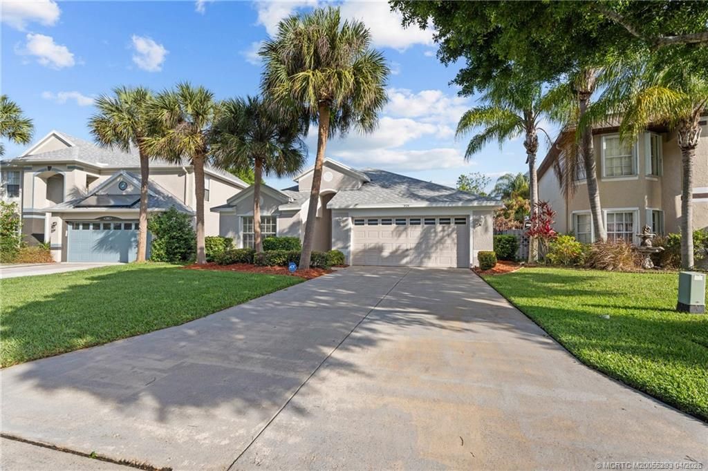 Photo of 904 NW Waterlily Place, Jensen Beach, FL 34957 (MLS # M20055293)