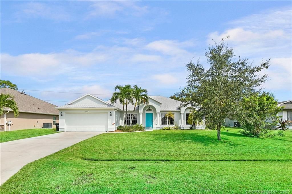 Photo of 1925 SW Sylvester Lane, Port Saint Lucie, FL 34984 (MLS # M20053337)