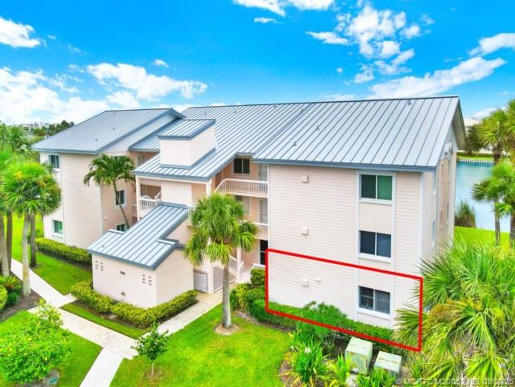 Photo of 544 NE Plantation Road #4704, Stuart, FL 34996 (MLS # M20052198)