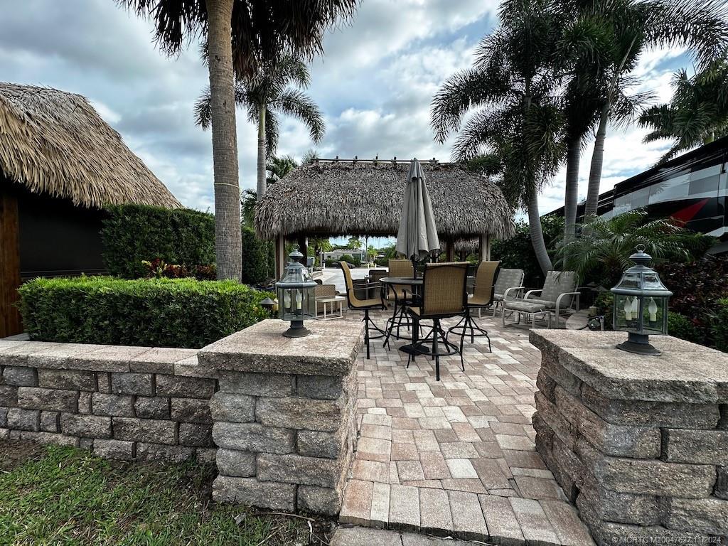 374 NW Foursome Lane