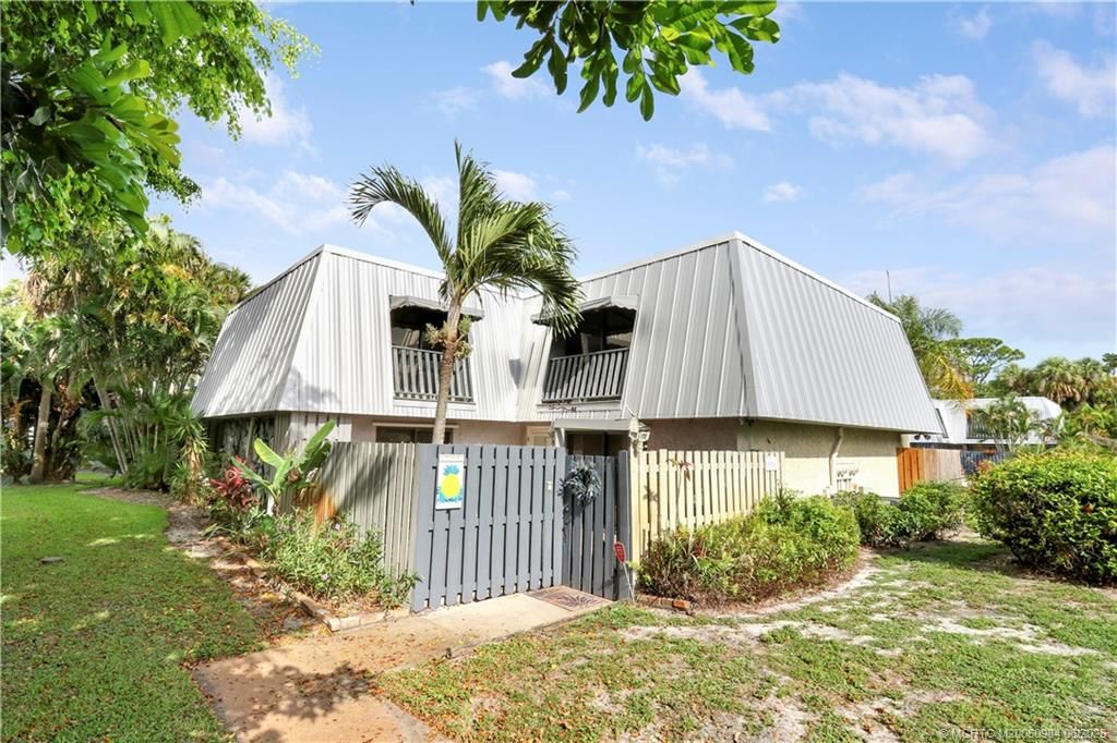 Photo of 3836 SE Jefferson Street, Stuart, FL 34997 (MLS # M20050984)