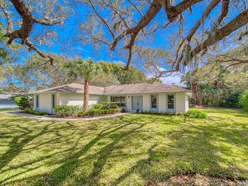 Photo of 5 Copaire Road, Stuart, FL 34996 (MLS # M20038043)