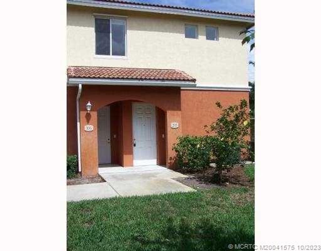 Photo of 47 SE Sedona Circle #203, Stuart, FL 34994 (MLS # M20041575)