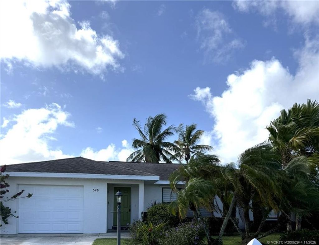Photo of 590 NE Lima Vias, Jensen Beach, FL 34957 (MLS # M20052944)