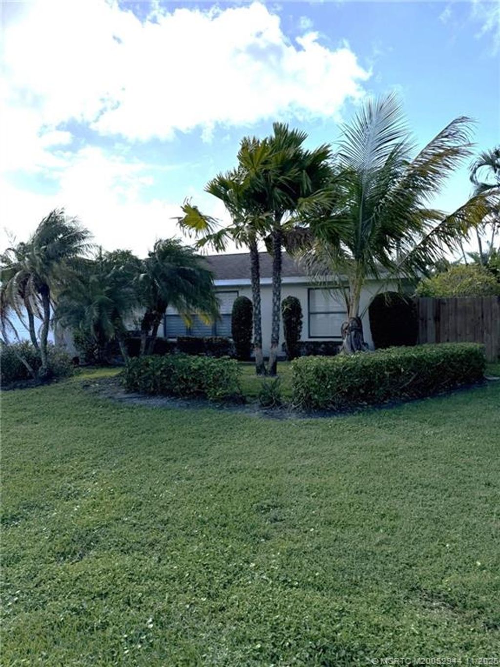 Photo of 590 NE Lima Vias, Jensen Beach, FL 34957 (MLS # M20052944)