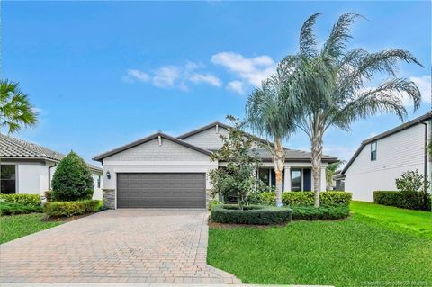 Homes For Sale - 479 SE Vallarta Drive<br/> Saint Lucie County, Port St. Lucie, FL 34984