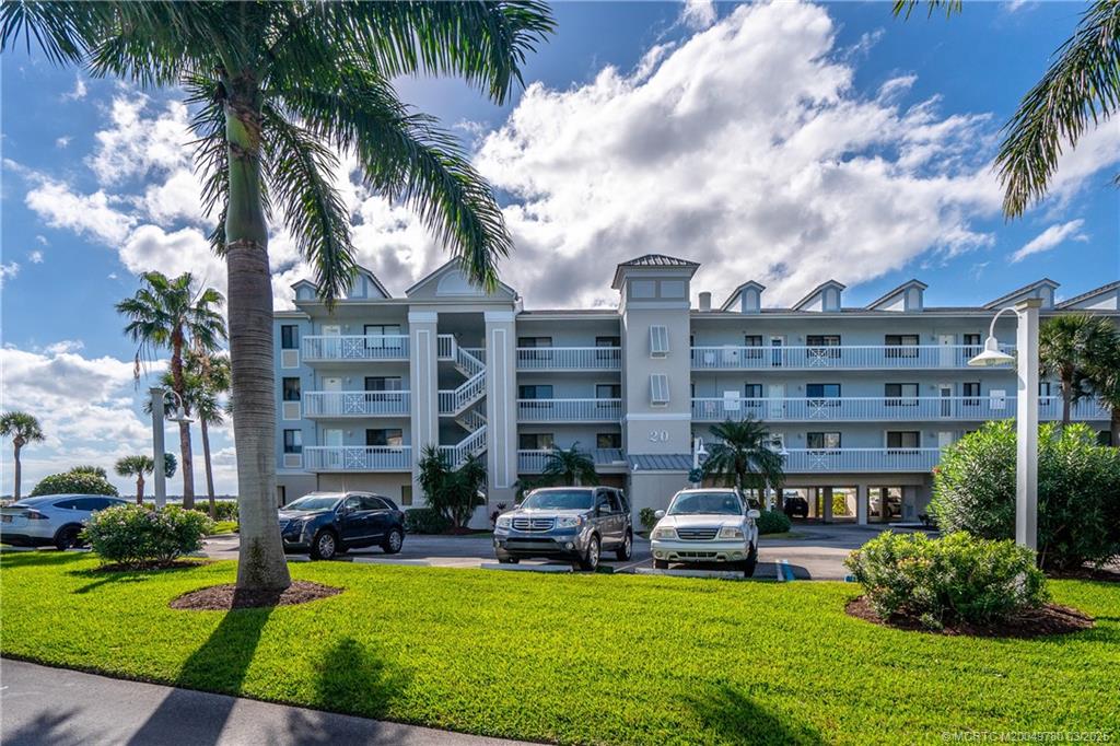 Stuart, Florida 34996, United States, 2 Bedrooms Bedrooms, ,2 BathroomsBathrooms,Residential,Pending,93349