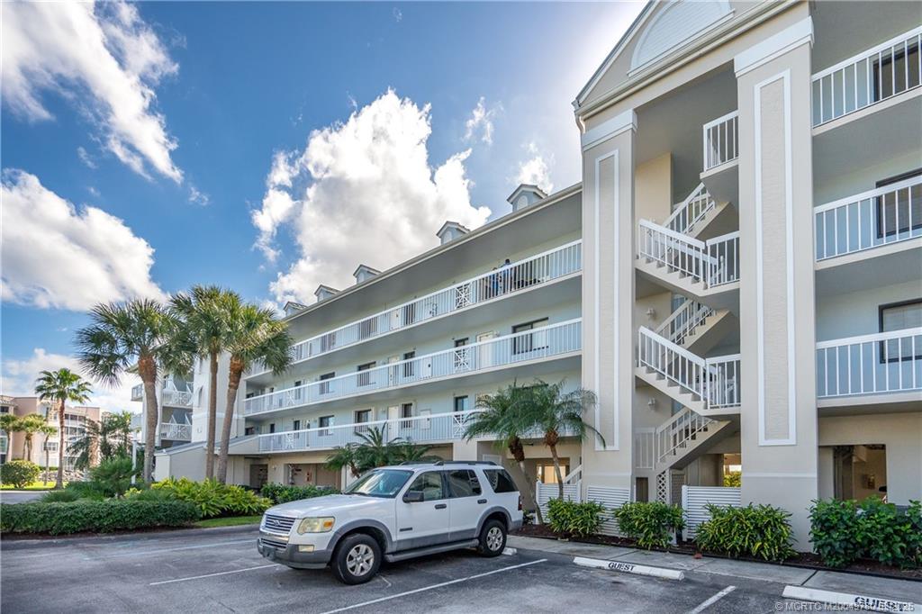 Stuart, Florida 34996, United States, 2 Bedrooms Bedrooms, ,2 BathroomsBathrooms,Residential,Pending,93349