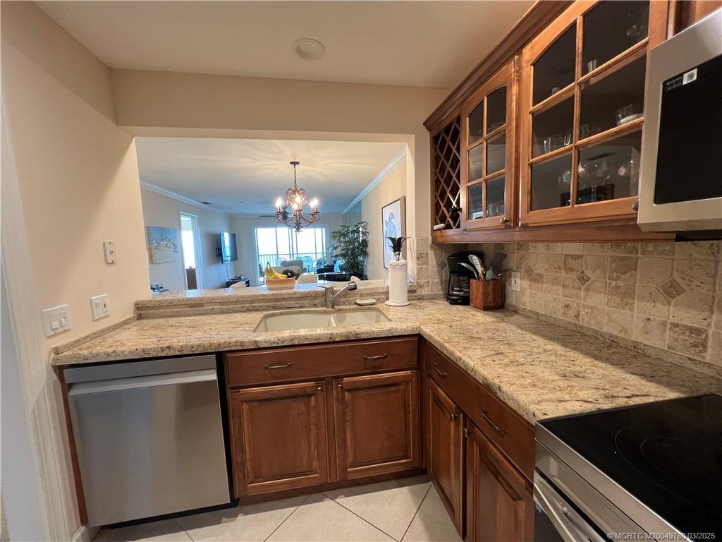 Stuart, Florida 34996, United States, 2 Bedrooms Bedrooms, ,2 BathroomsBathrooms,Residential,Pending,93349