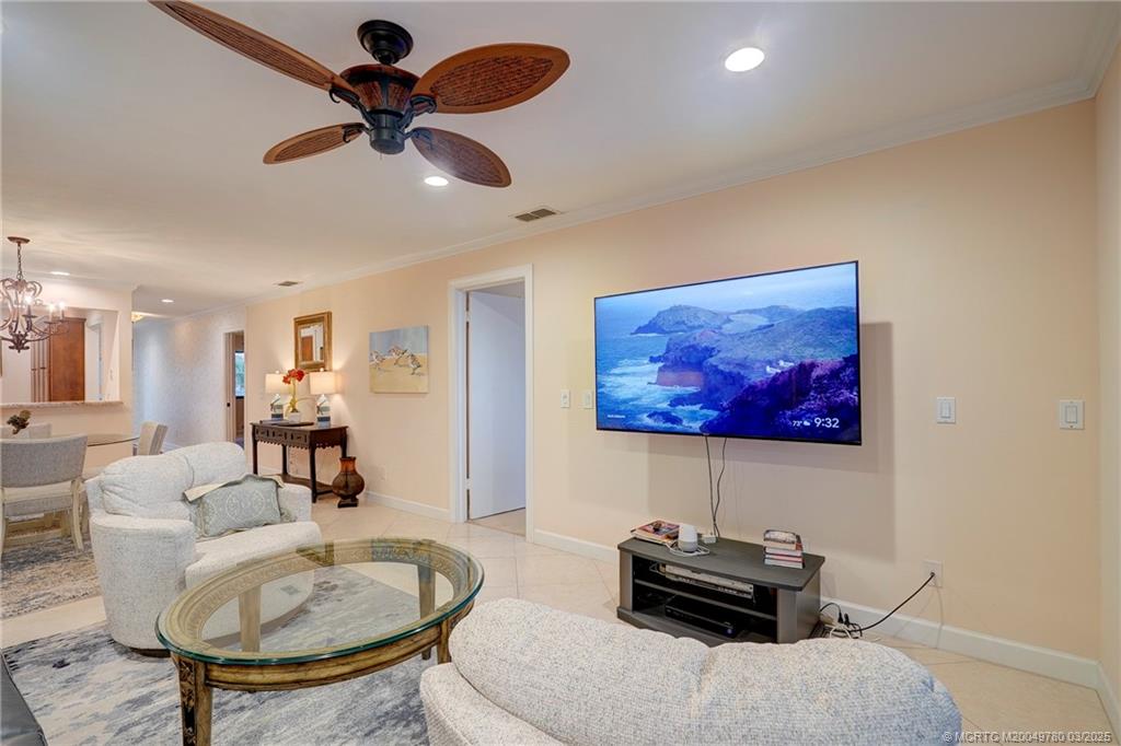 Stuart, Florida 34996, United States, 2 Bedrooms Bedrooms, ,2 BathroomsBathrooms,Residential,Pending,93349