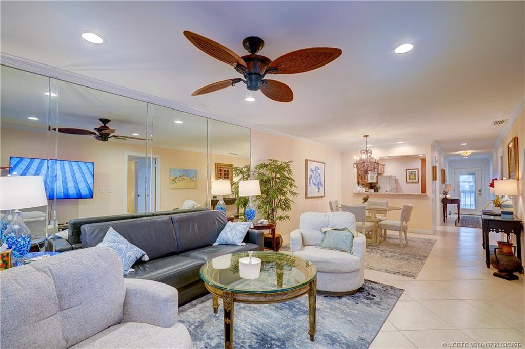 Stuart, Florida 34996, United States, 2 Bedrooms Bedrooms, ,2 BathroomsBathrooms,Residential,Pending,93349