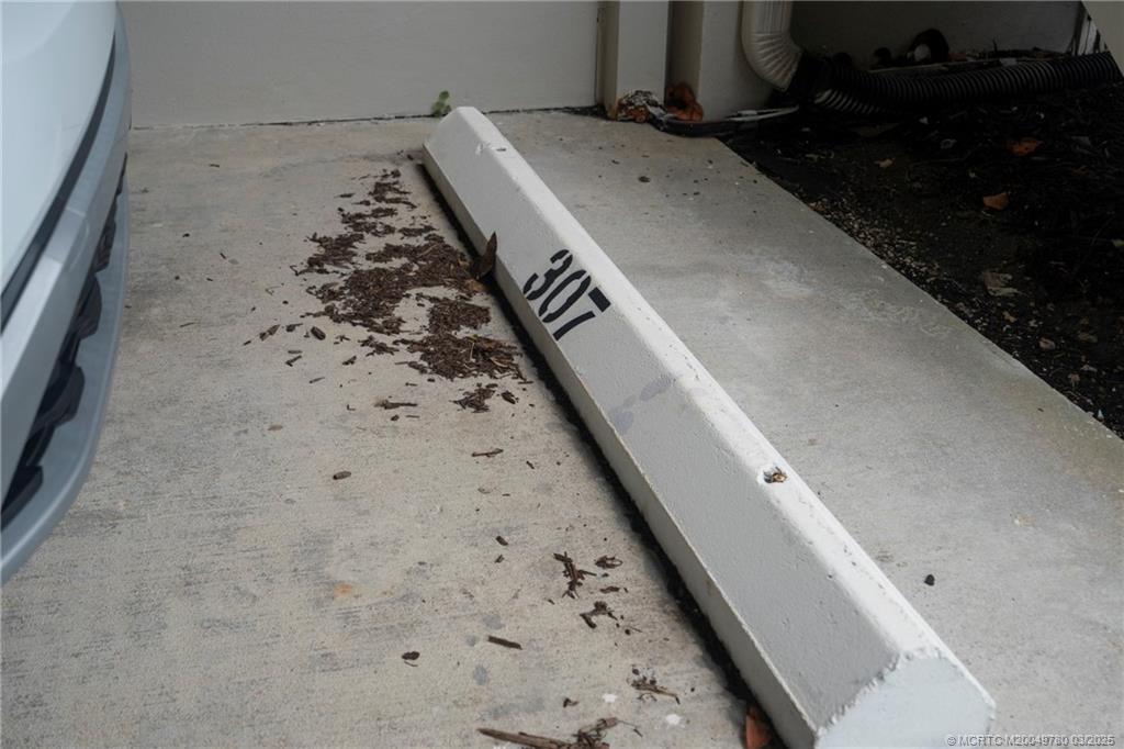 Stuart, Florida 34996, United States, 2 Bedrooms Bedrooms, ,2 BathroomsBathrooms,Residential,Pending,93349