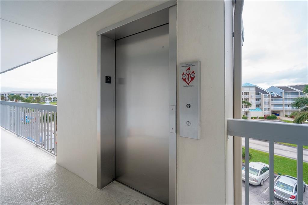 Stuart, Florida 34996, United States, 2 Bedrooms Bedrooms, ,2 BathroomsBathrooms,Residential,Pending,93349