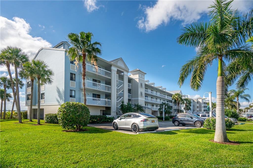 Stuart, Florida 34996, United States, 2 Bedrooms Bedrooms, ,2 BathroomsBathrooms,Residential,Pending,93349