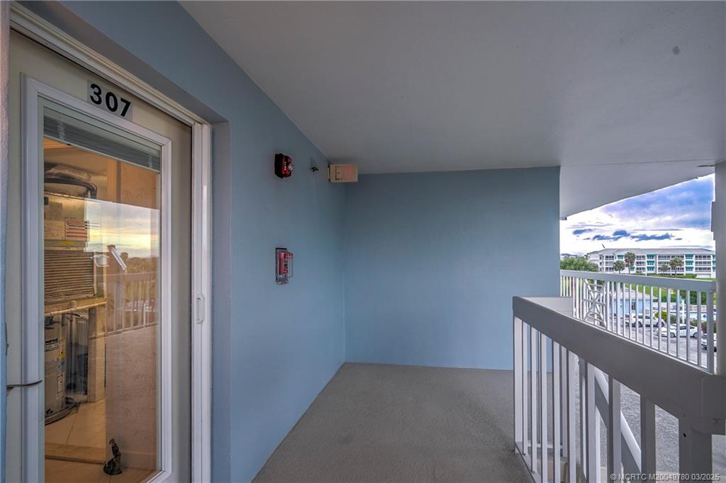 Stuart, Florida 34996, United States, 2 Bedrooms Bedrooms, ,2 BathroomsBathrooms,Residential,Pending,93349