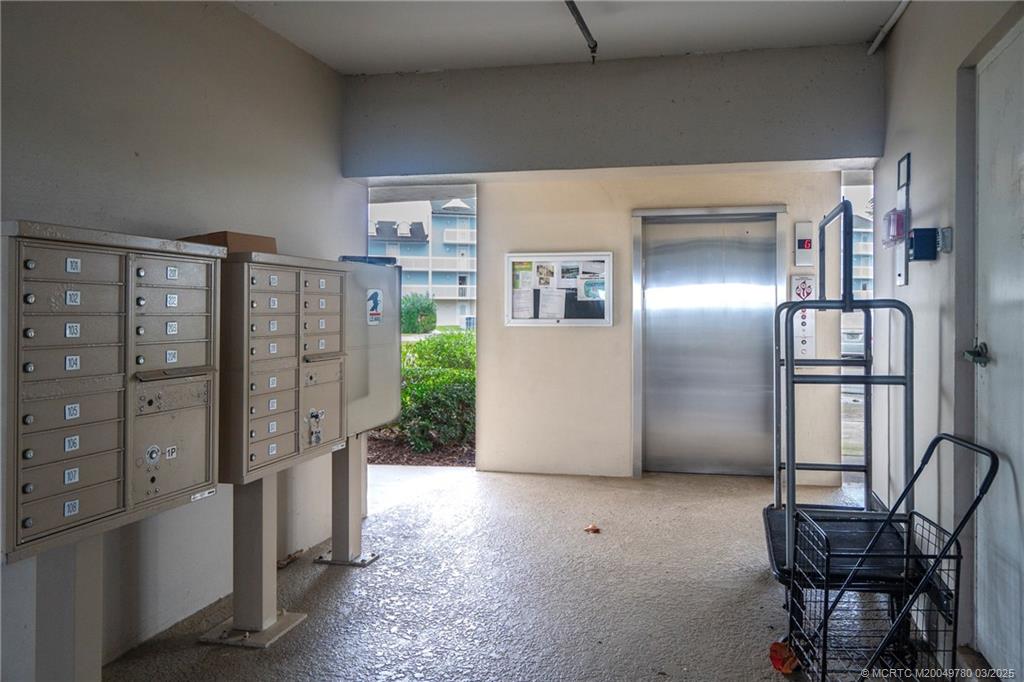 Stuart, Florida 34996, United States, 2 Bedrooms Bedrooms, ,2 BathroomsBathrooms,Residential,Pending,93349