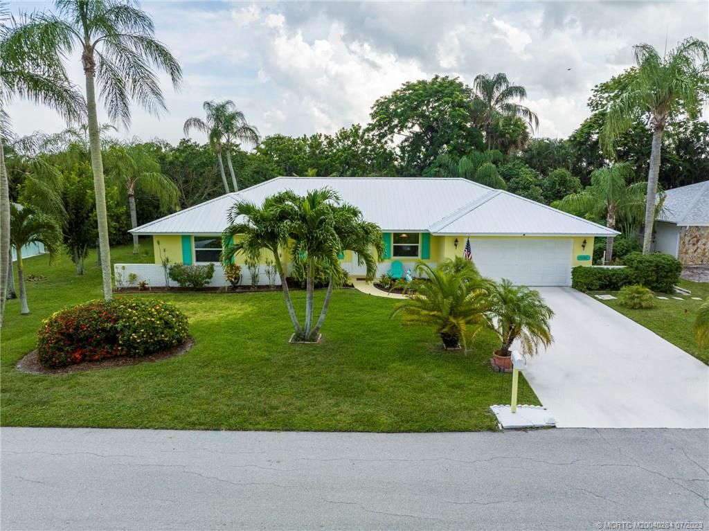 Photo of 9582 SE Little Club Way S, Jupiter, FL 33469 (MLS # M20040284)