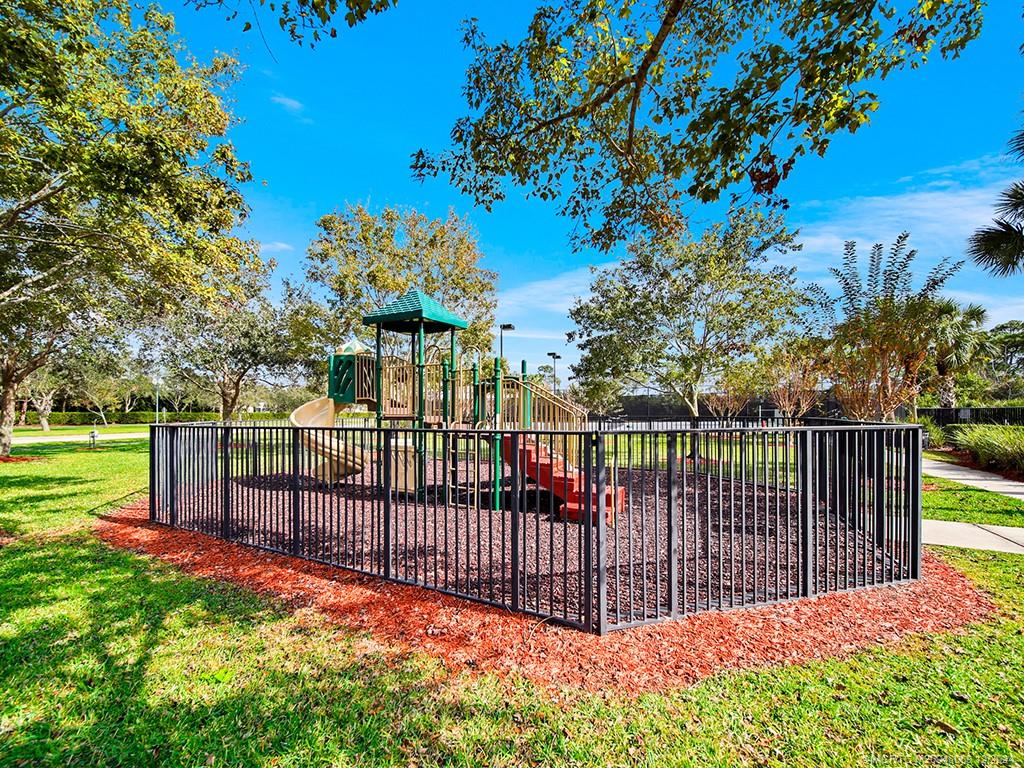 Stuart, Florida 34997, United States, 3 Bedrooms Bedrooms, ,3 BathroomsBathrooms,Residential,Active,25053