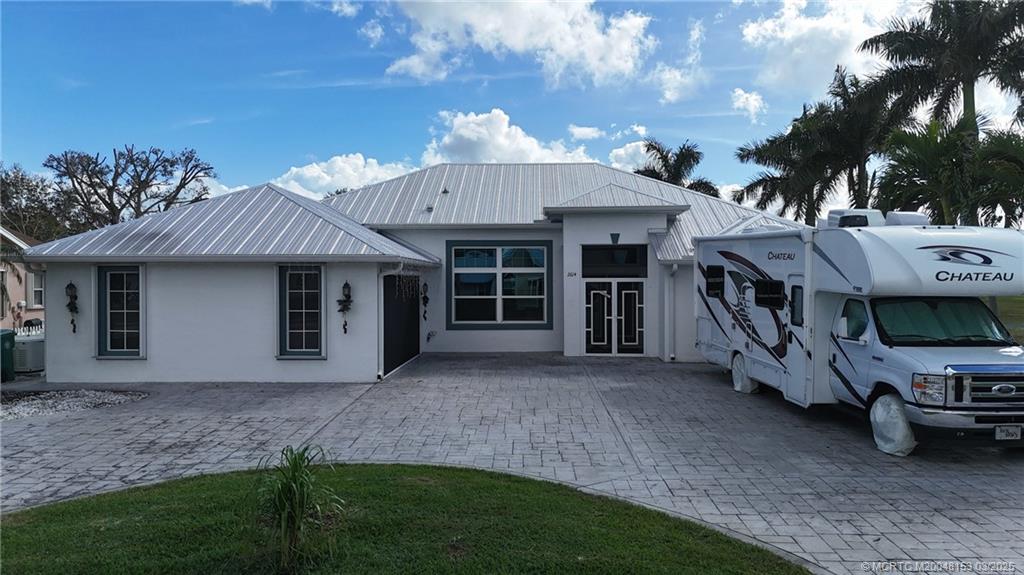 2614 SE Grand Drive