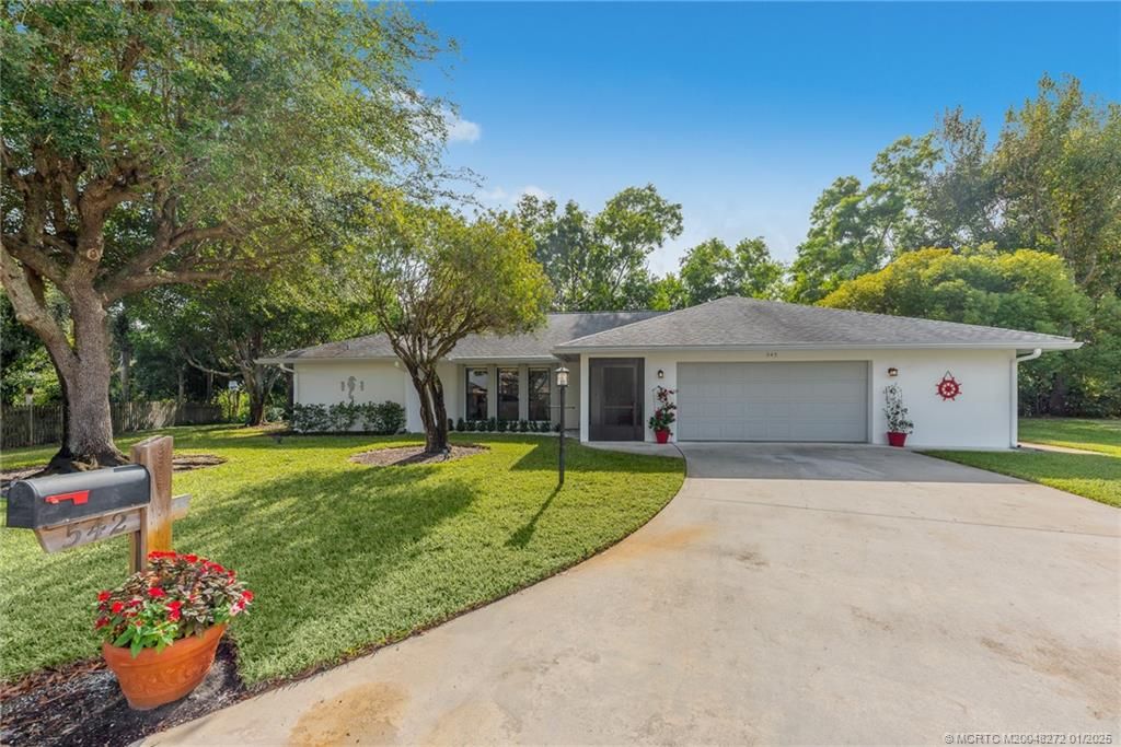 Photo of 542 SE Woods Edge Trail, Stuart, FL 34997 (MLS # M20048272)