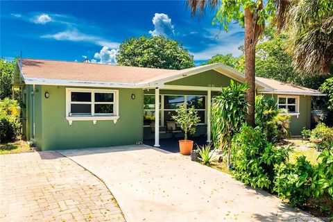 Photo of 4646 NE Dudley Circle, Jensen Beach, FL 34957 (MLS # M20051345)
