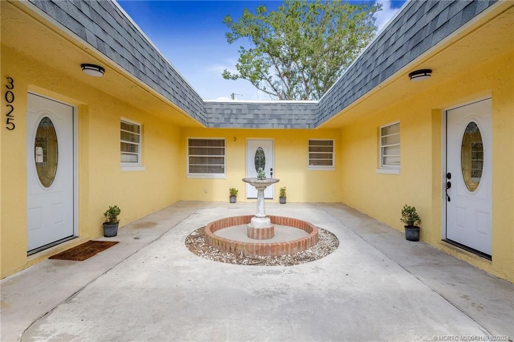 Photo of 3025 SE Bonita Street, Stuart, FL 34997 (MLS # M20043189)