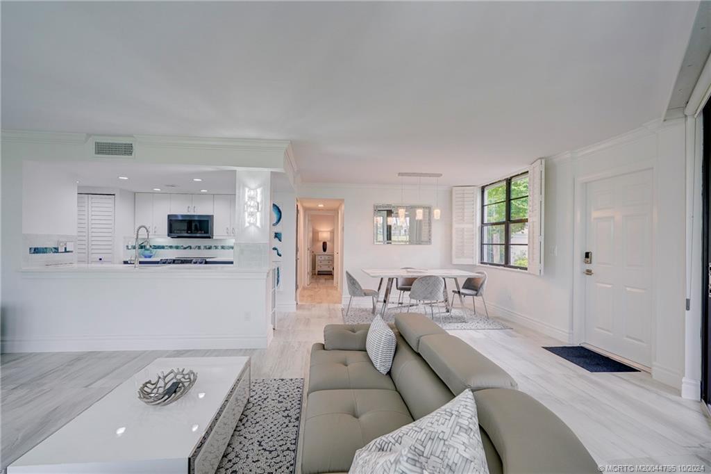 Stuart, Florida 34996, United States, 2 Bedrooms Bedrooms, ,2 BathroomsBathrooms,Residential,Active,58634