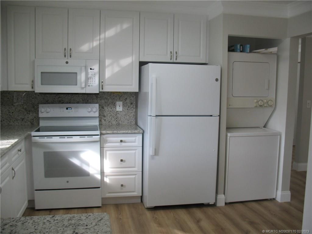 Photo of 324 Colony Lane #D, Fort Pierce, FL 34982 (MLS # M20037170)