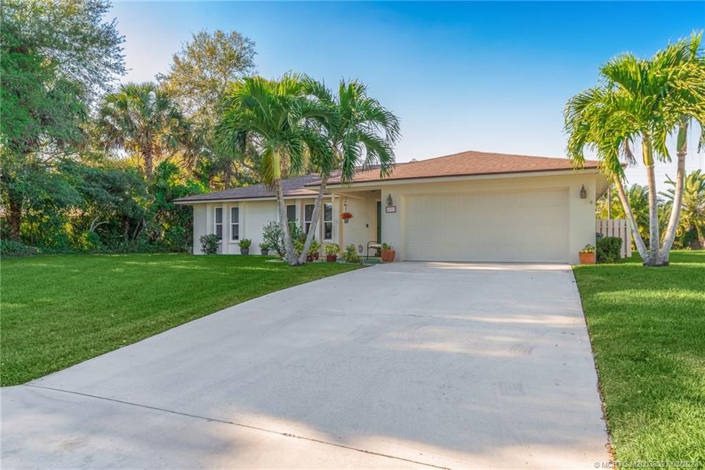Photo of 4659 SE Glenridge Trail, Stuart, FL 34997 (MLS # M20038327)