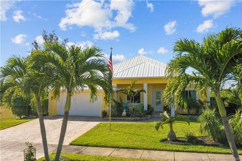 Photo of 1703 Francis Court, Fort Pierce, FL 34949 (MLS # M20038678)