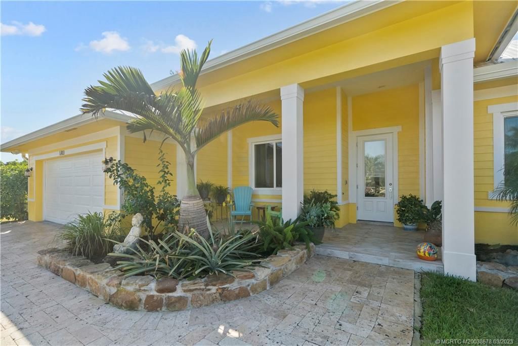 Photo of 1703 Francis Court, Fort Pierce, FL 34949 (MLS # M20038678)