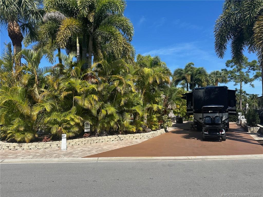 397 NW Chipshot Lane