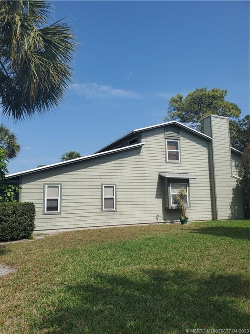 Photo of 671 NE Dahoon Terrace, Jensen Beach, FL 34957 (MLS # M20037877)