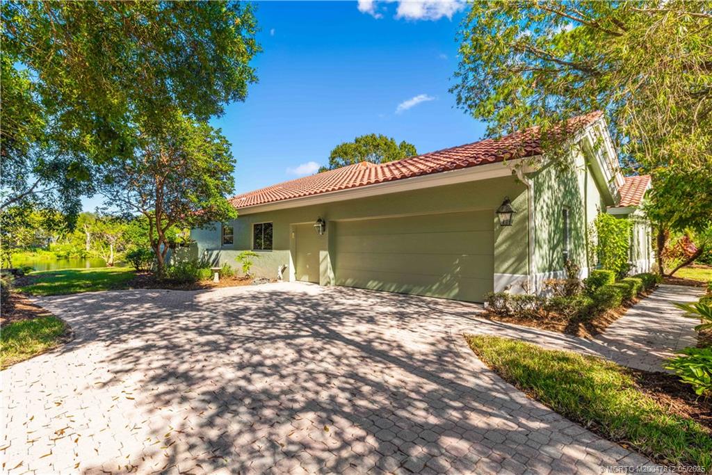 1514 NW Sawgrass Way