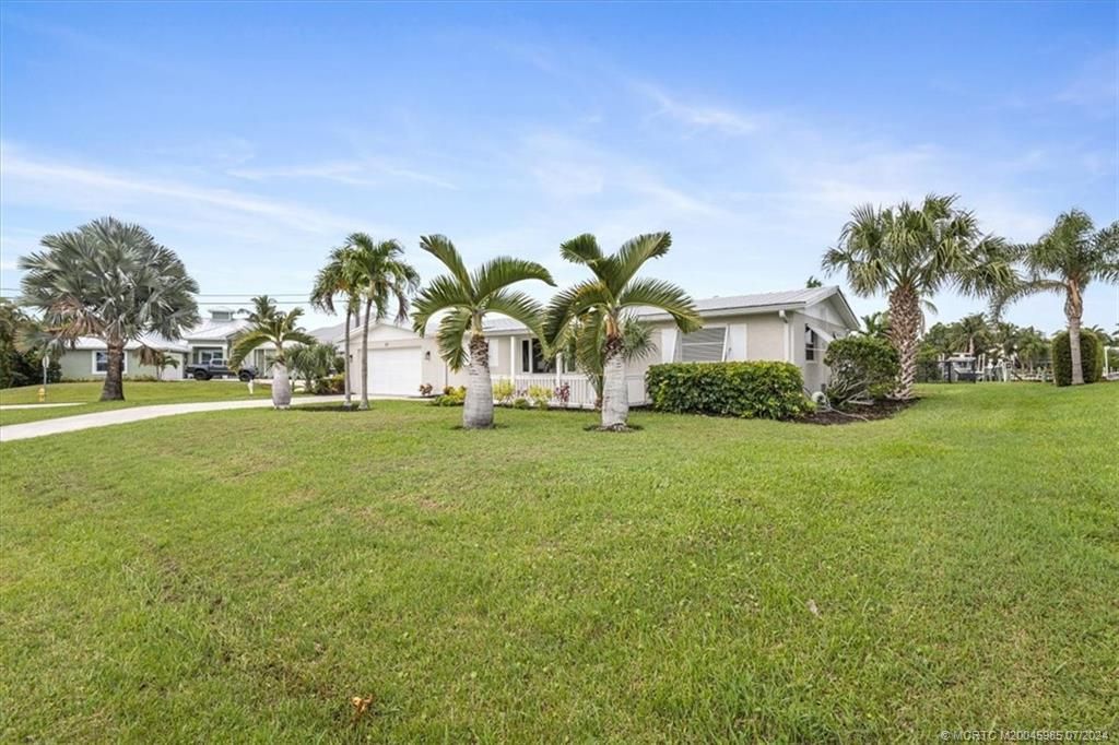 Photo of 37 SW Riverway Boulevard SW, Palm City, FL 34990 (MLS # M20045985)