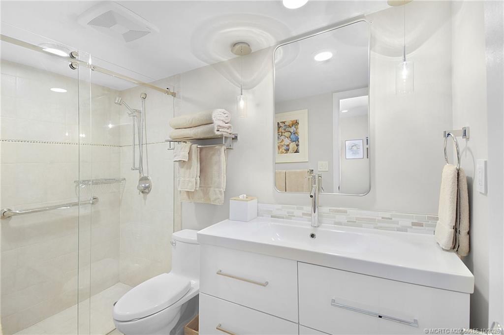 Stuart, Florida 34996, United States, 2 Bedrooms Bedrooms, ,2 BathroomsBathrooms,Residential,Active,108286