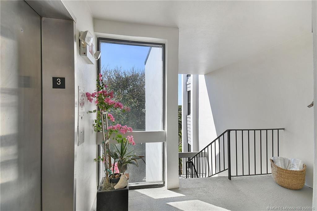 Stuart, Florida 34996, United States, 2 Bedrooms Bedrooms, ,2 BathroomsBathrooms,Residential,Active,108286