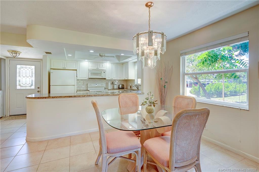 Stuart, Florida 34996, United States, 2 Bedrooms Bedrooms, ,2 BathroomsBathrooms,Residential,Active,170202