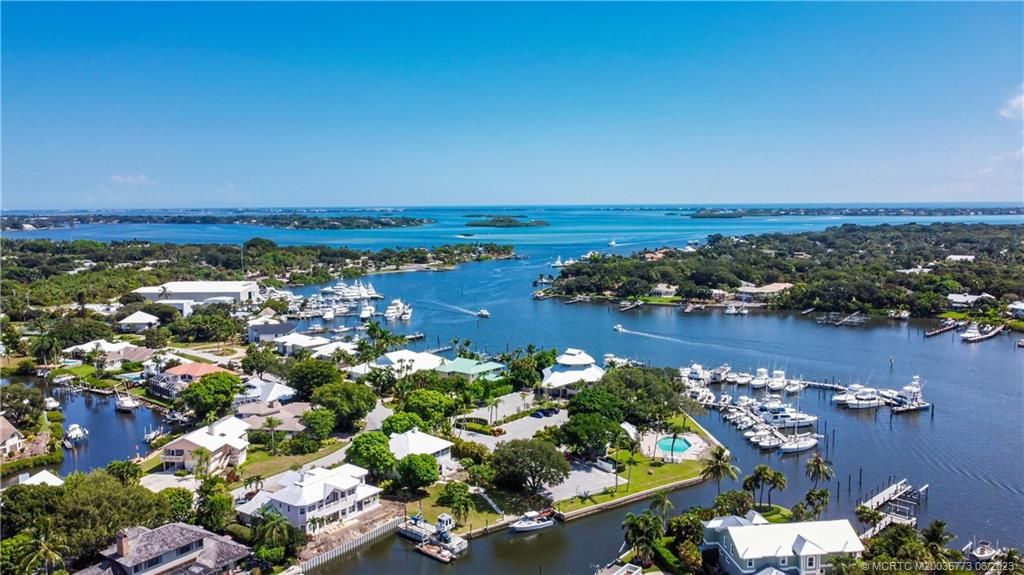 Photo of 4290 SE Whiticar Way, Stuart, FL 34997 (MLS # M20035773)