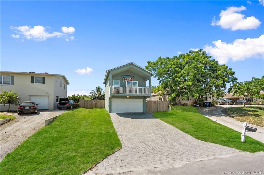 Photo of 3214 SE Bonita Street, Stuart, FL 34997 (MLS # M20051421)