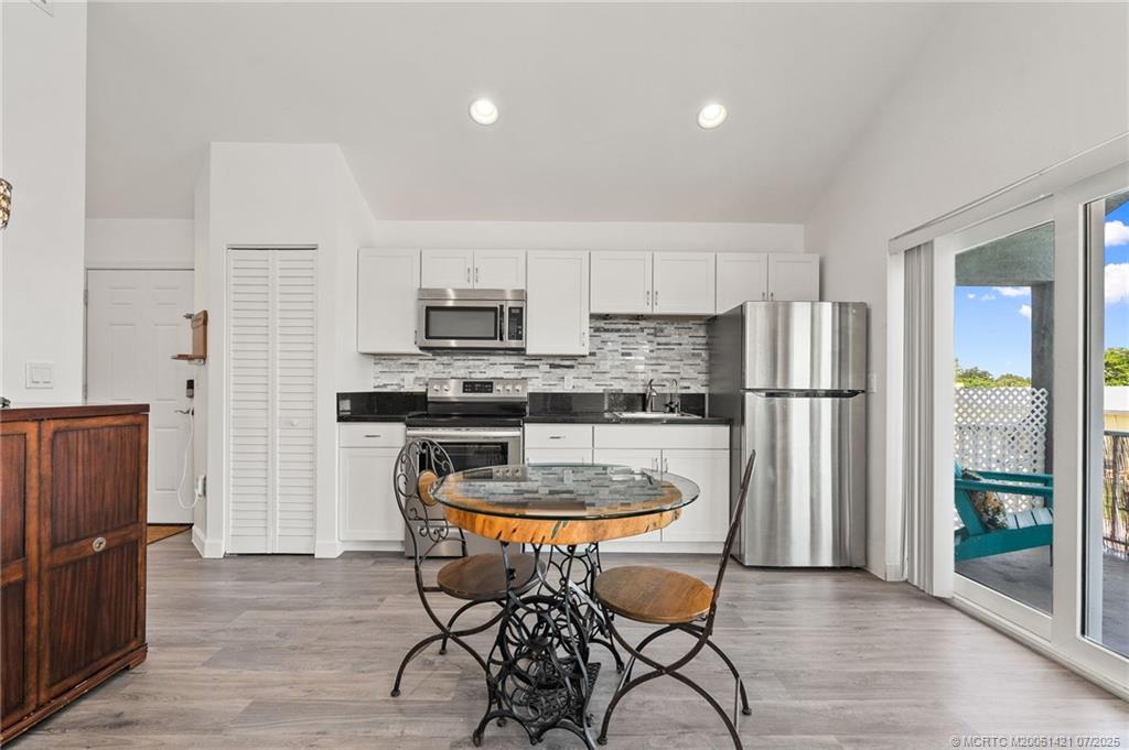 Stuart, Florida 34997, United States, 1 Bedroom Bedrooms, ,1 BathroomBathrooms,Residential,Active,171635