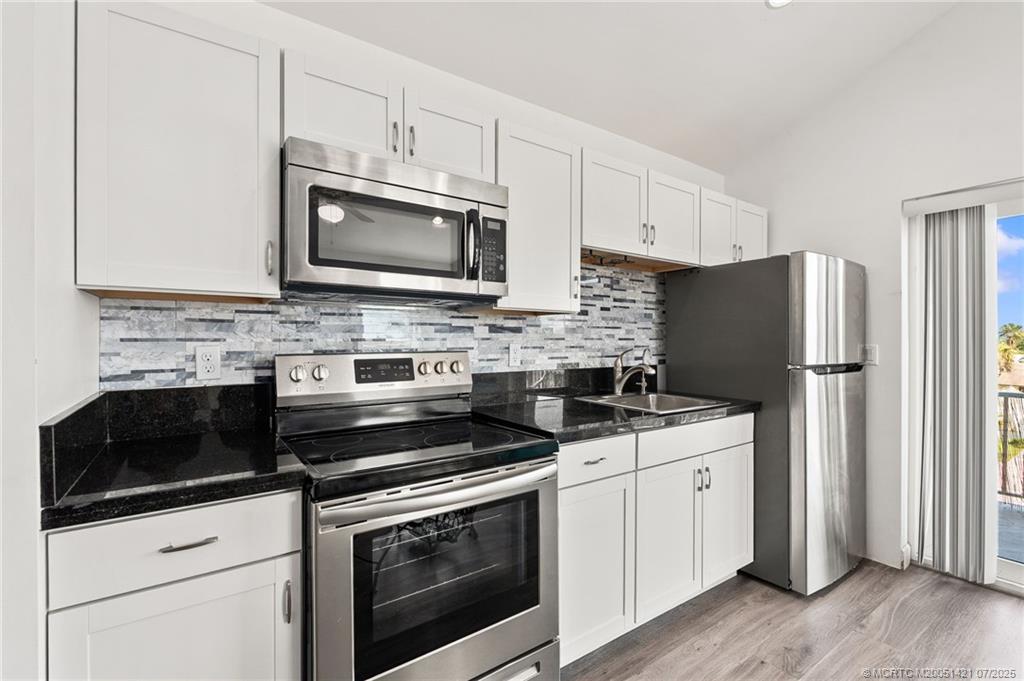 Stuart, Florida 34997, United States, 1 Bedroom Bedrooms, ,1 BathroomBathrooms,Residential,Active,171635