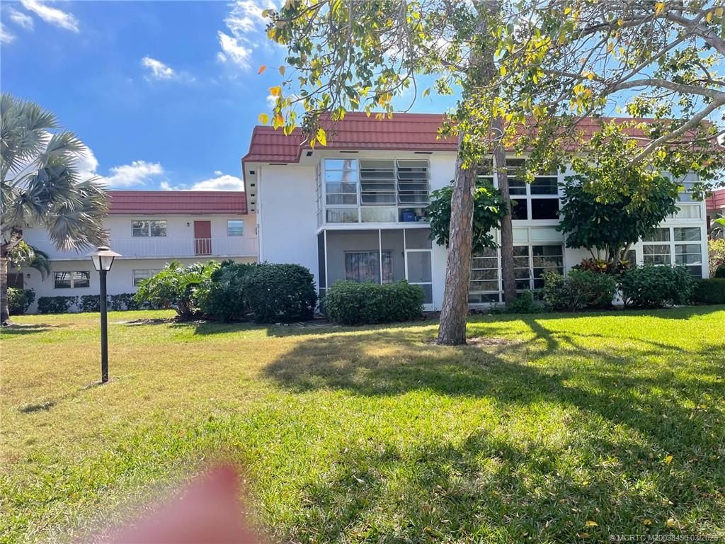 Photo of 2600 SE Ocean Boulevard #H4, Stuart, FL 34996 (MLS # M20038490)