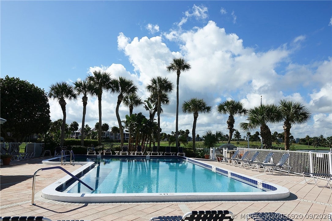 544 NE Plantation Road 4708