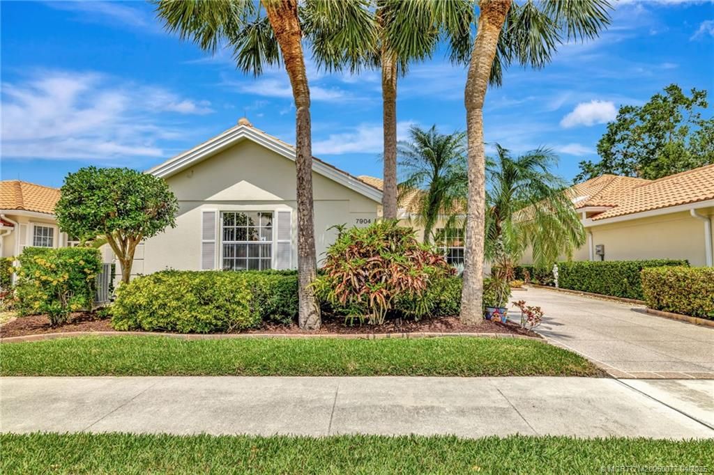 Photo of 7904 SE Double Tree Drive, Hobe Sound, FL 33455 (MLS # M20050077)