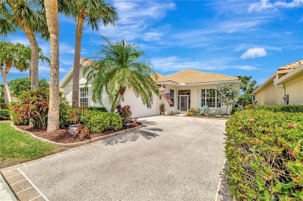Photo of 7904 SE Double Tree Drive, Hobe Sound, FL 33455 (MLS # M20050077)
